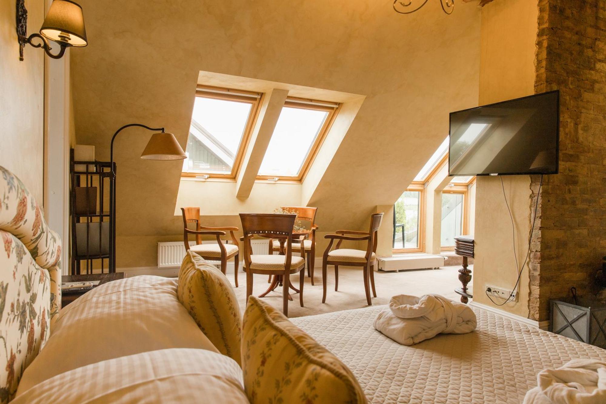 Apvalaus Stalo Klubas Gastro & Spa Hotel Trakai Exteriér fotografie